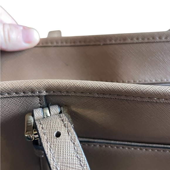 Michael Kors Jet Set Medium‎ Saffiano Leather Top-Zip Tote Bag – Tan - Picture 6 of 16